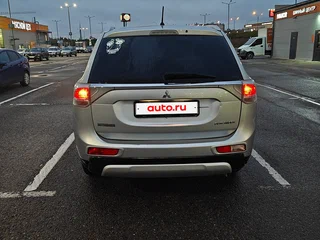 2014 Mitsubishi Outlander III Рестайлинг, серебристый, 990000 рублей, вид 5