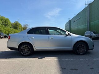 2010 Volkswagen Jetta V, серебристый, 860000 рублей, вид 4