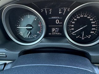 2013 Toyota Land Cruiser 200 Series Рестайлинг 1, белый, 3700000 рублей, вид 5
