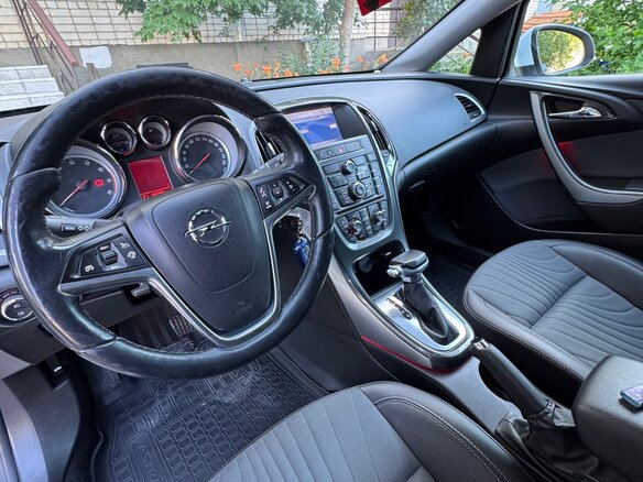 2013 Opel Astra J Рестайлинг, белый, 930000 рублей - вид 7