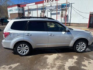 2011 Subaru Forester III Рестайлинг, серебристый, 820000 рублей, вид 4