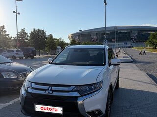 2019 Mitsubishi Outlander III Рестайлинг 3, белый, 2250000 рублей, вид 4