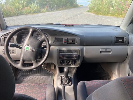 1998 Skoda Octavia I (A4), красный, 132999 рублей, вид 5