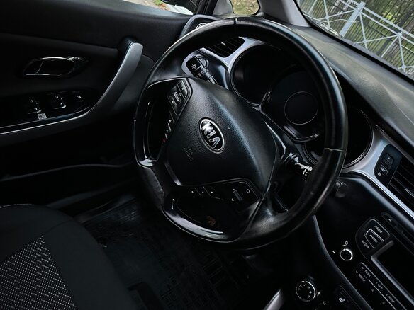 2017 Kia Ceed II Рестайлинг, серый, 1295000 рублей - вид 13