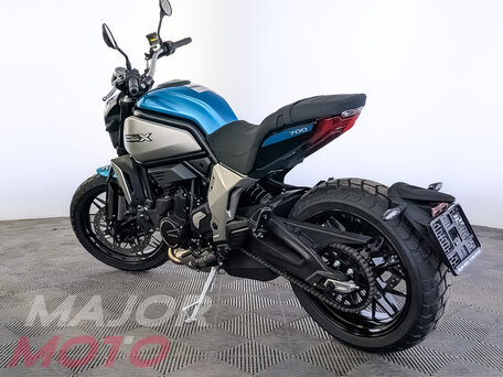 2025 CFMoto 700CL-X Heritage, синий, 778410 рублей, вид 4