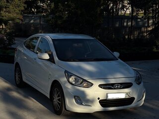 2013 Hyundai Solaris I, белый, 665000 рублей, вид 2