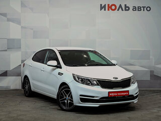 2016 Kia Rio III Рестайлинг, белый, 1000000 рублей, вид 3