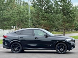 2020 BMW X6 40i III (G06), чёрный, 7980000 рублей, вид 2