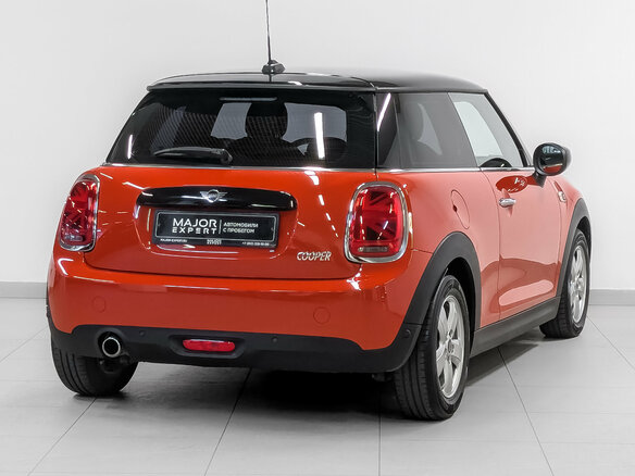 2020 Mini Hatch Cooper III (F55/F56) Рестайлинг, оранжевый, 2395000 рублей - вид 4