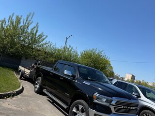 2019 Ram 1500 Crew Cab V, чёрный, 4900000 рублей, вид 3
