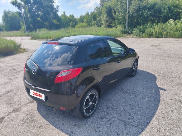 2011 Mazda 2 II Рестайлинг (DE2), пурпурный, 850000 рублей - вид 2