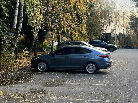2017 Hyundai Solaris II, серый - вид 2