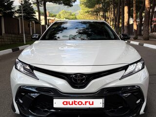 2019 Toyota Camry VIII (XV70), белый, 3300000 рублей, вид 2