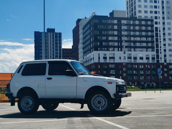 2020 Lada (ВАЗ) 2121 (4x4) I Рестайлинг (2020), белый, 640000 рублей - вид 4