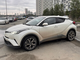 2021 Toyota C-HR I Рестайлинг, белый, 2699000 рублей, вид 2