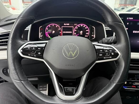 2022 Volkswagen Tiguan II Рестайлинг, чёрный, 2550111 рублей - вид 22