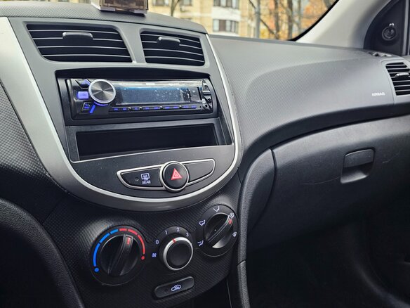 2013 Hyundai Solaris I, фиолетовый, 640000 рублей - вид 15