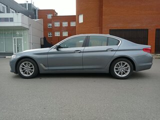 2018 BMW 5 серии 520i VII (G30/G31/G38), серый, 2750000 рублей, вид 1