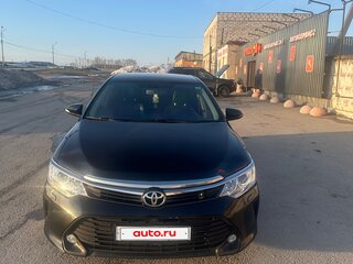 2015 Toyota Camry VII (XV50) Рестайлинг, чёрный, 1700000 рублей, вид 2