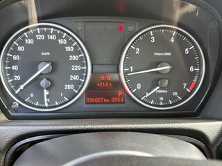 2010 BMW 3 серии 320i V (E90/E91/E92/E93) Рестайлинг, красный, 1470000 рублей, вид 4