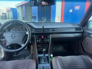 1991 Mercedes-Benz W124 300, серый, 430000 рублей, вид 4