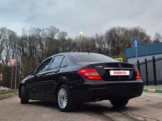 2011 Mercedes-Benz C-Класс 200 III (W204) Рестайлинг, чёрный, 1200000 рублей, вид 2