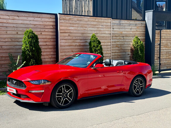 2022 Ford Mustang VI Рестайлинг, красный, 3800000 рублей - вид 1