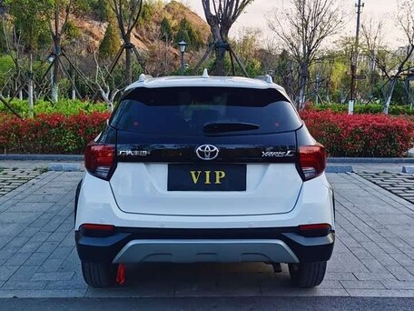 2023 Toyota Yaris L XP150 Рестайлинг, белый, 1250000 рублей, вид 5