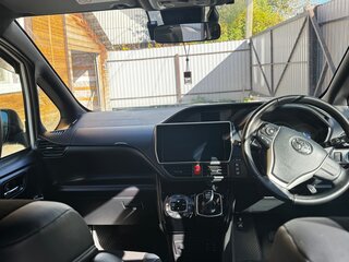 2019 Toyota Noah III (R80) Рестайлинг, белый, 2400000 рублей, вид 3