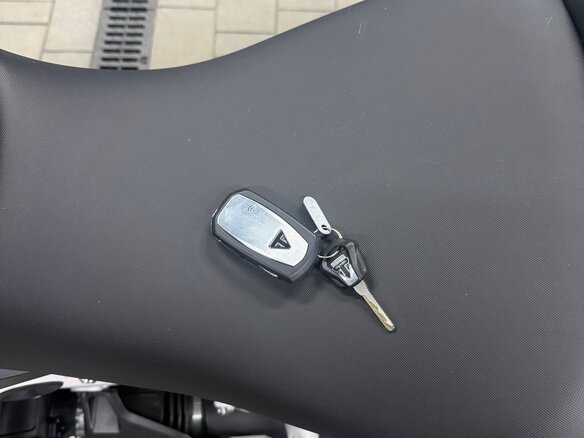 2023 Triumph Tiger 1200, белый, 1410000 рублей - вид 8