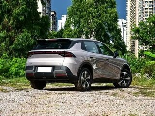 2026 Changan Qiyuan Q05 51.9 kWh II, серебристый, 2399008 рублей, вид 4