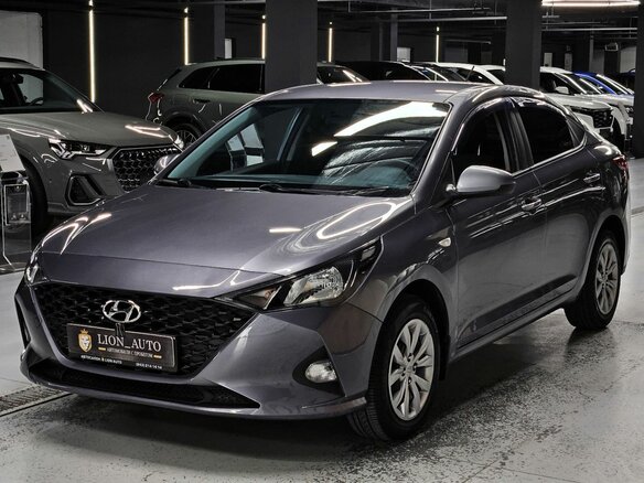 2020 Hyundai Solaris II Рестайлинг, серый, 1580000 рублей - вид 2