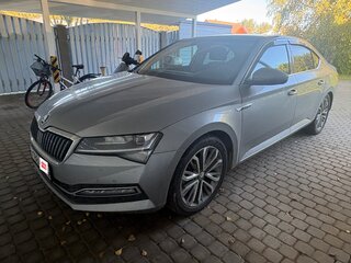 2025 Skoda Superb III Рестайлинг, серый, 3600000 рублей, вид 2