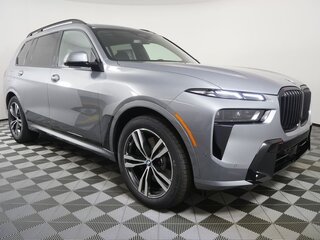 2026 BMW X7 40i I (G07) Рестайлинг, серебристый, 16726246 рублей, вид 1