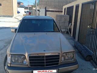 1985 Mercedes-Benz W124 230, серебристый, 105000 рублей, вид 1