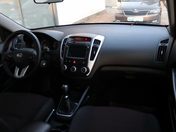 2010 Kia Ceed I Рестайлинг, красный, 640000 рублей - вид 11