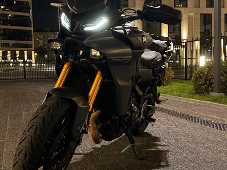 2021 Yamaha Tracer 9, серый, 1199000 рублей, вид 3