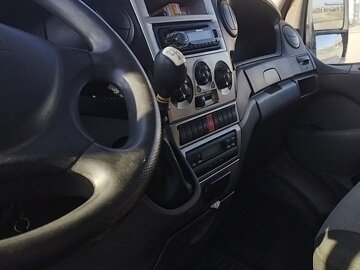 2012 Iveco Daily, красный, 1450000 рублей, вид 2