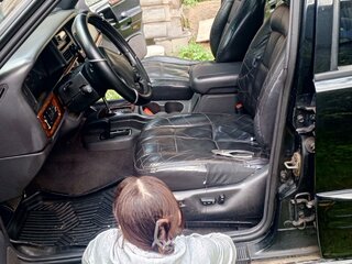 1996 Jeep Grand Cherokee I (ZJ), чёрный, 500000 рублей, вид 2