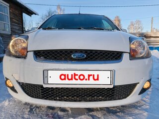 2007 Ford Fiesta Mk5, белый, 450000 рублей, вид 2