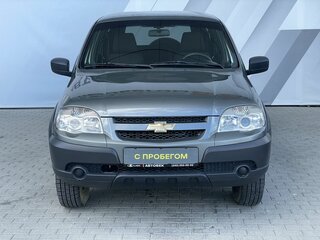 2017 Chevrolet Niva I Рестайлинг, серый, 795000 рублей, вид 2