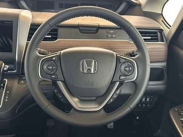 2023 Honda Freed+ II Рестайлинг, белый, 1150000 рублей - вид 7