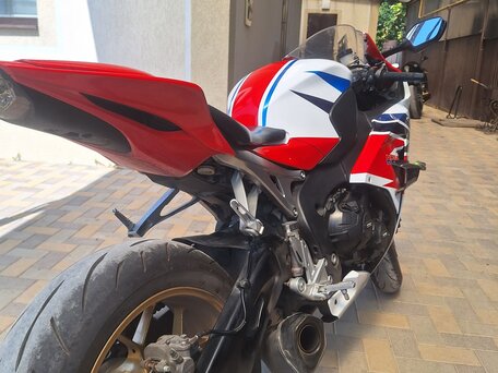 2016 Honda CBR 1000 RR/RA Fireblade, белый, 700000 рублей, вид 4