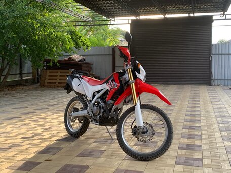 2015 Honda CRF 250L, красный, 485000 рублей, вид 3