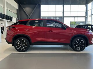 2026 Omoda C5 II, красный, 2779000 рублей, вид 5