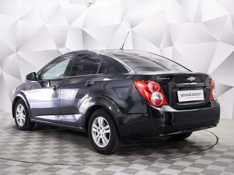 2013 Chevrolet Aveo II, чёрный, 525000 рублей, вид 3