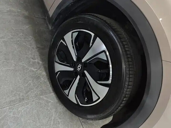 2026 Changan Qiyuan Q05 51.9 kWh II, бежевый, 2290000 рублей - вид 12