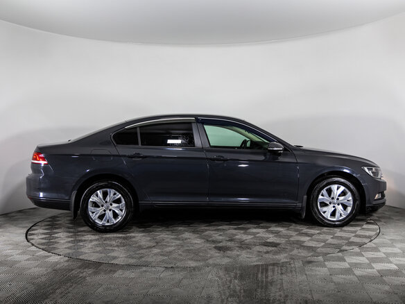 2016 Volkswagen Passat B8, серый, 1799000 рублей - вид 3