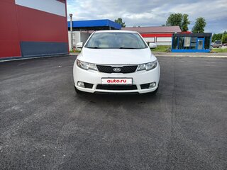 2011 Kia Cerato 6-speed II, белый, 650000 рублей, вид 2