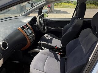 2005 Mitsubishi Colt Plus VI (Z20/Z30), серебристый, 400000 рублей, вид 2